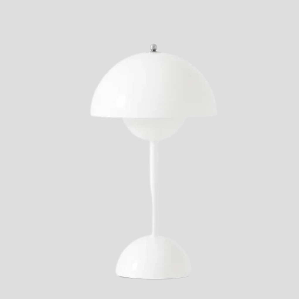 Lampe de table en métal sans fil