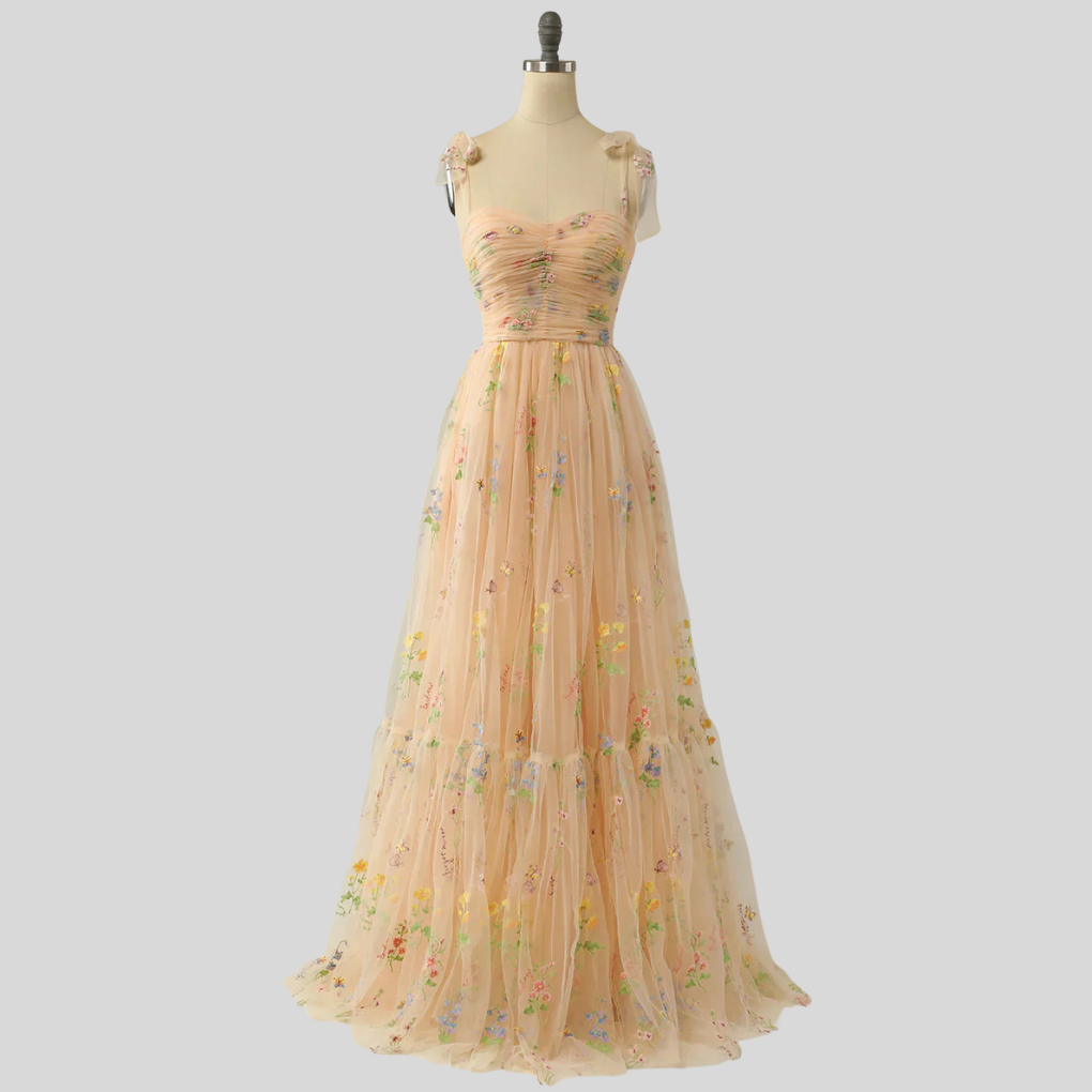 Robe de bal élégante en tulle brodé