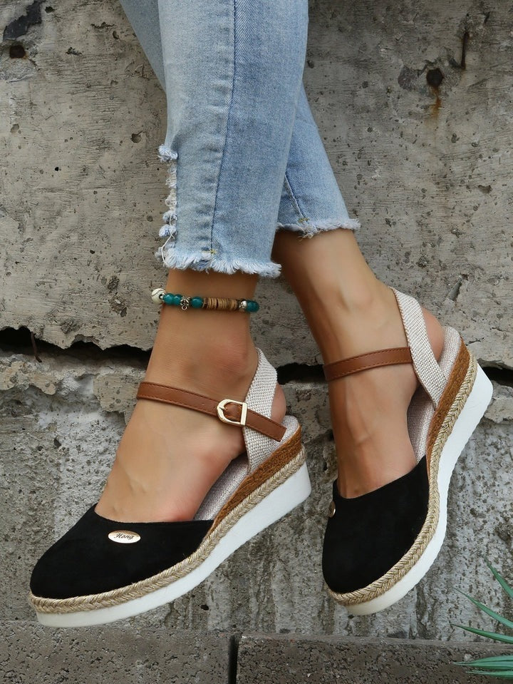 Orthopedische Trendy Sandale Orthopedic sandales à la mode