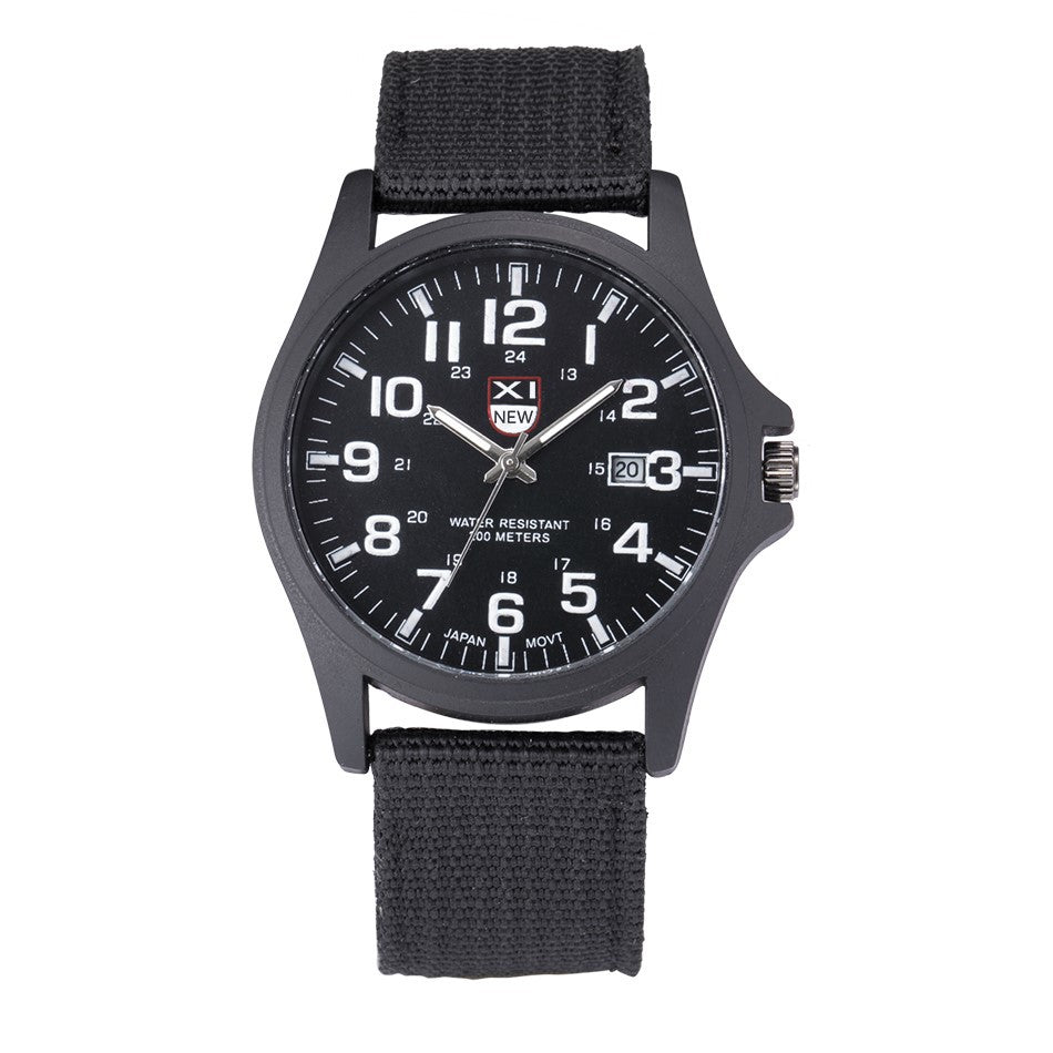 Montre robuste de style militaire avec cadran éclairé