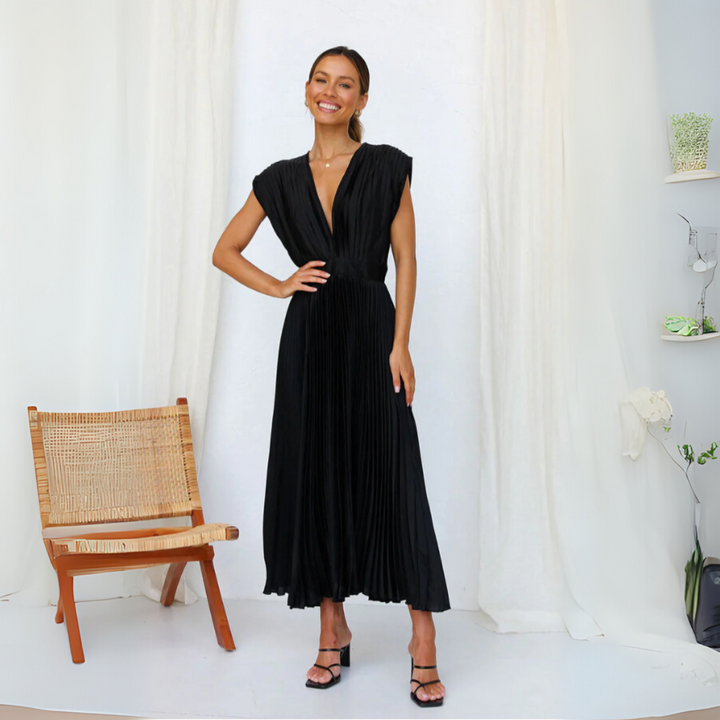 Robe longue fluide plissée à col en V