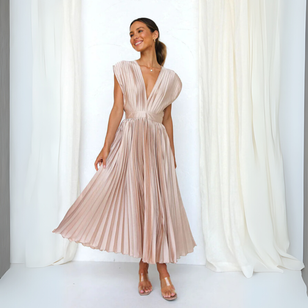 Robe longue fluide plissée à col en V