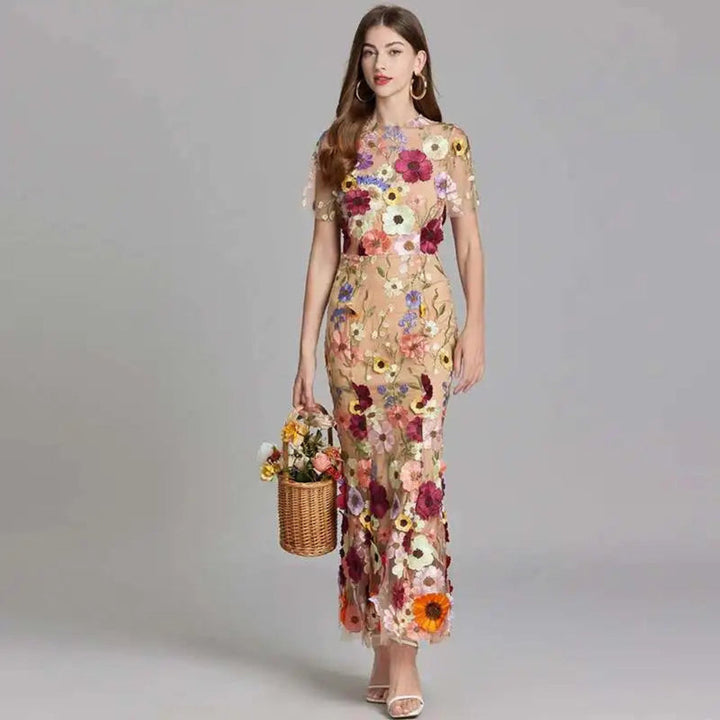 Robe de bal d'été en dentelle brodée pour femme