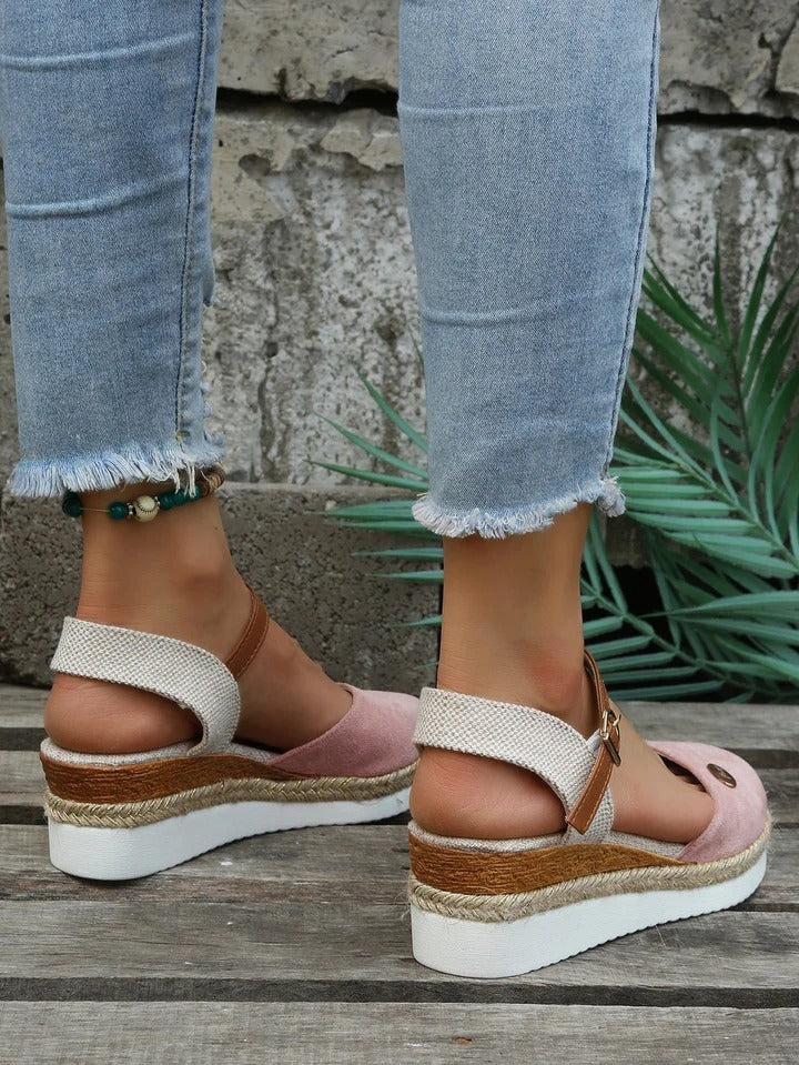 Orthopedische Trendy Sandale Orthopedic sandales à la mode