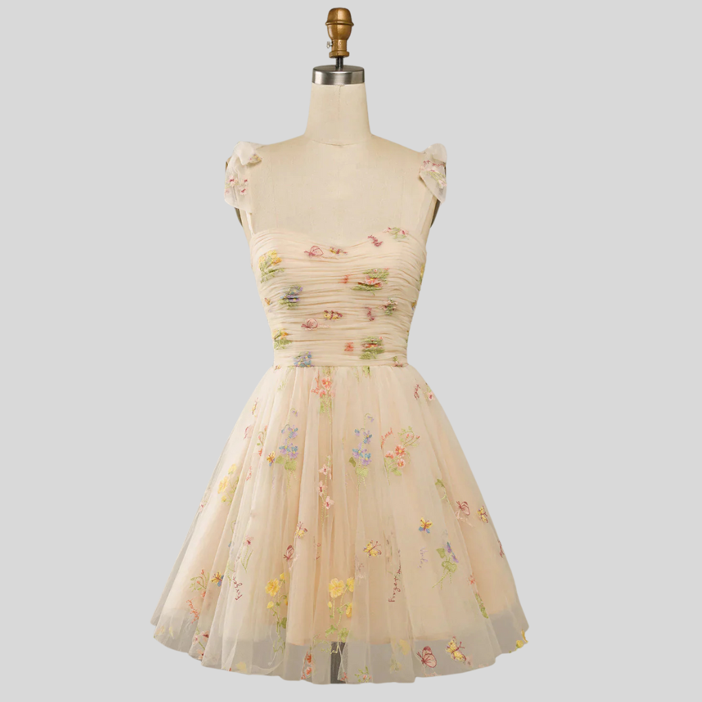 Robe de bal élégante en tulle brodé