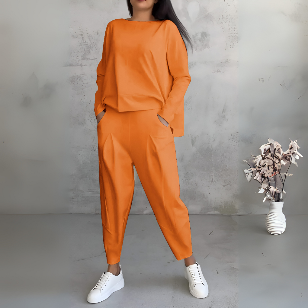 Costume de loisirs deux pièces à col rond et manches longues