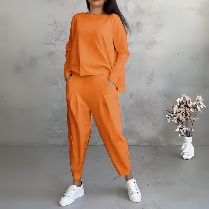 Costume de loisirs deux pièces à col rond et manches longues