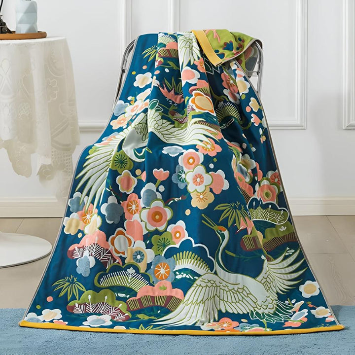 Serviette de bain à motif de grues et de fleurs luxuriantes