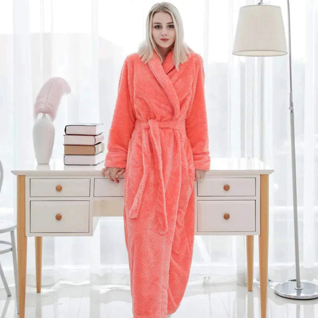 Peignoir à capuche en peluche pour femme