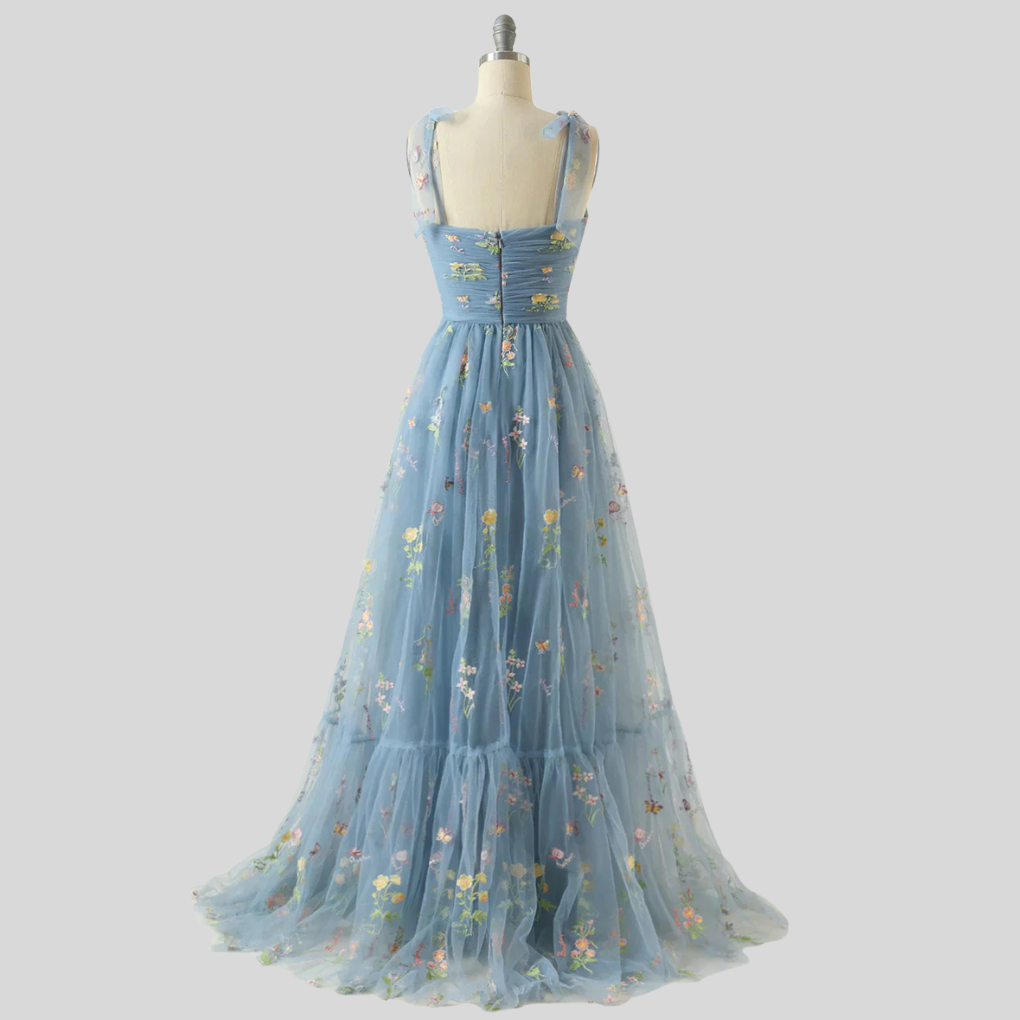 Robe de bal élégante en tulle brodé