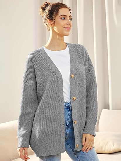 Cardigan oversize à col en V et fermeture à boutons