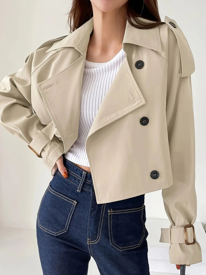 Trench-coat court décontracté, style sans effort pour les superpositions quotidiennes