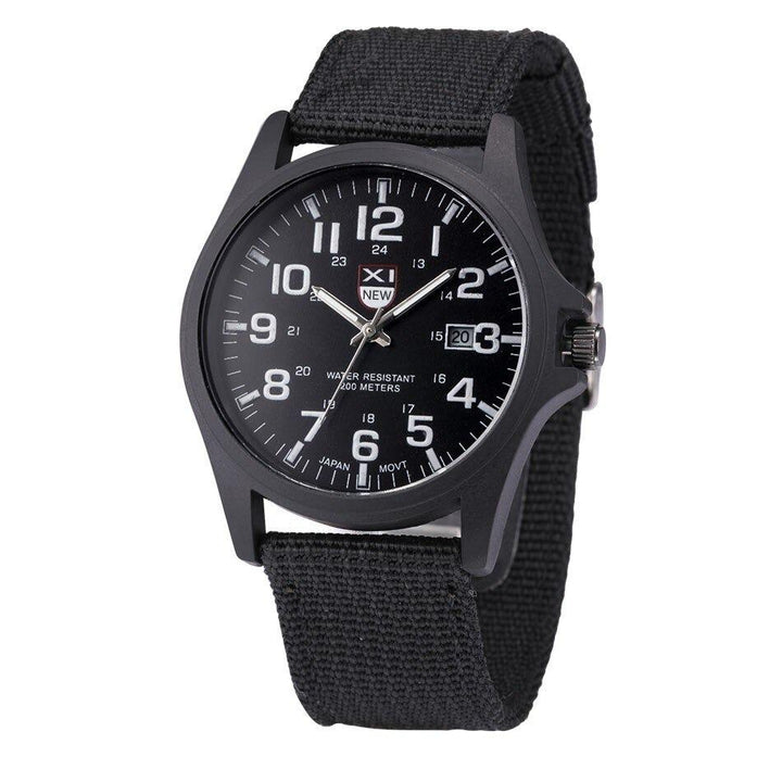 Montre robuste de style militaire avec cadran éclairé