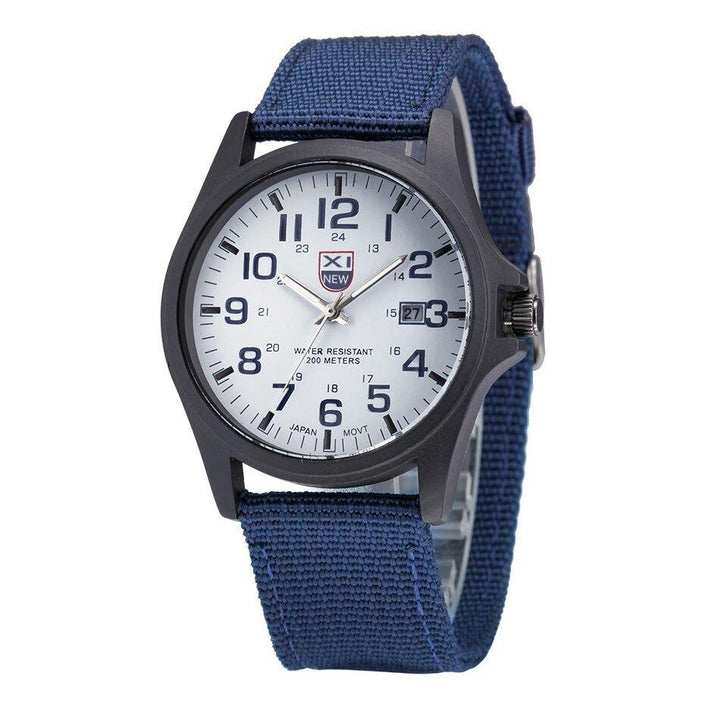 Montre robuste de style militaire avec cadran éclairé