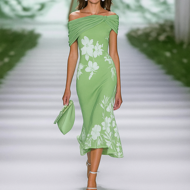 Robe fleurie drapée à épaules dénudées