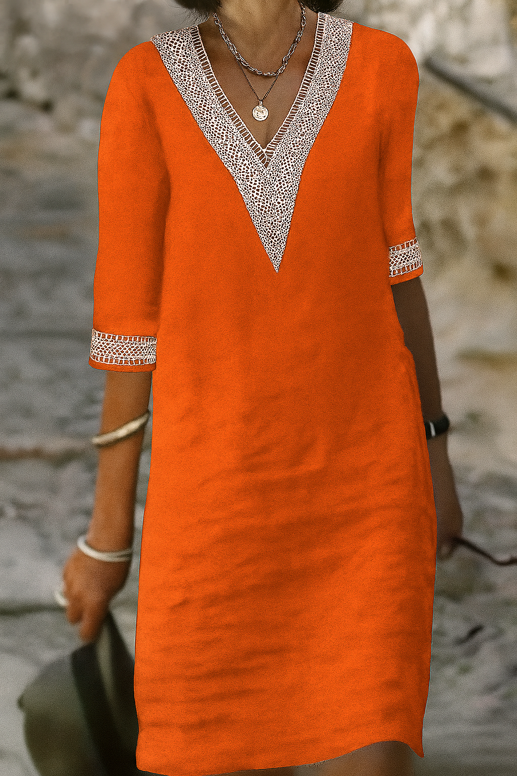 Mini-robe à col en V en mélange de coton et de lin
