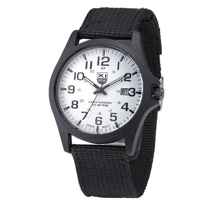 Montre robuste de style militaire avec cadran éclairé