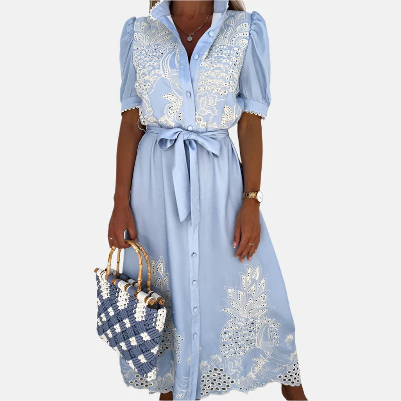 Robe bleue brodée pour femme avec détails élégants