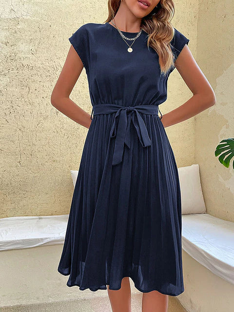 Robe Courte Plissée à Manches Courtes et Encolure Ronde
