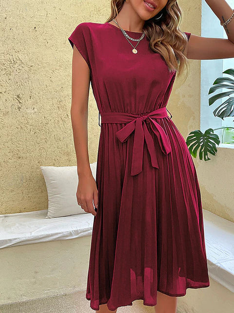 Robe Courte Plissée à Manches Courtes et Encolure Ronde