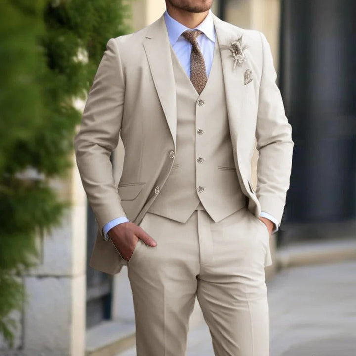 Costume Trois Pièces Élégant pour Homme : Raffinement et Confort pour Toutes les Occasions