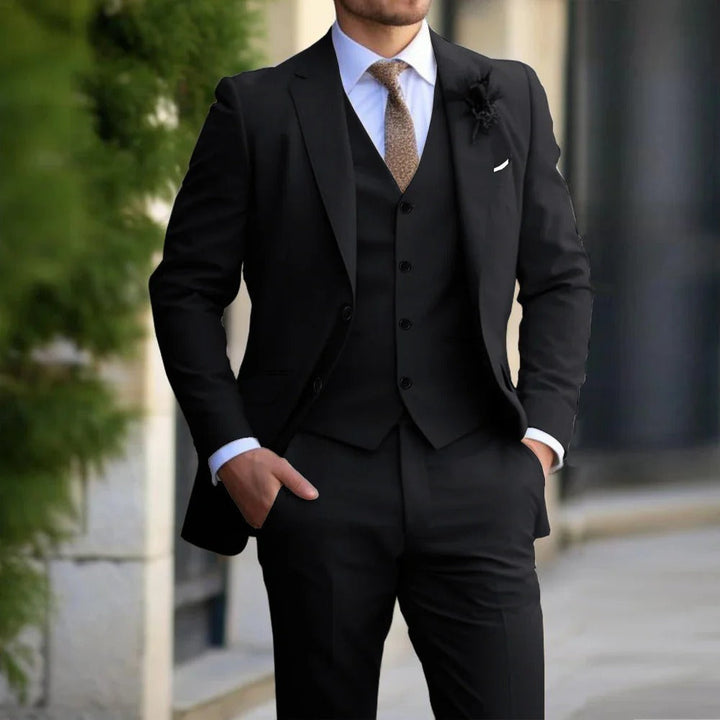 Costume Trois Pièces Élégant pour Homme : Raffinement et Confort pour Toutes les Occasions