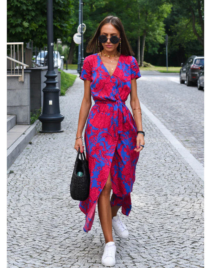Robe longue d'été fleurie avec élégant décolleté en V