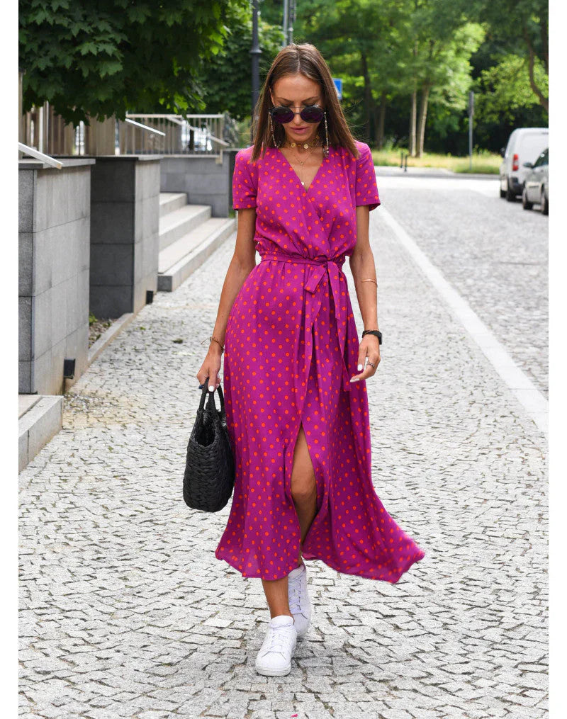 Robe longue d'été fleurie avec élégant décolleté en V