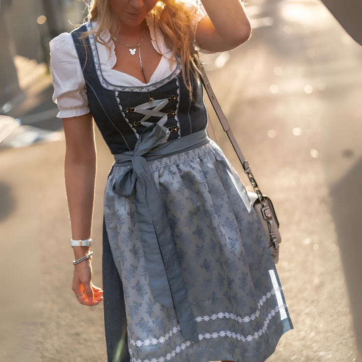 Dirndl traditionnel pour femmes