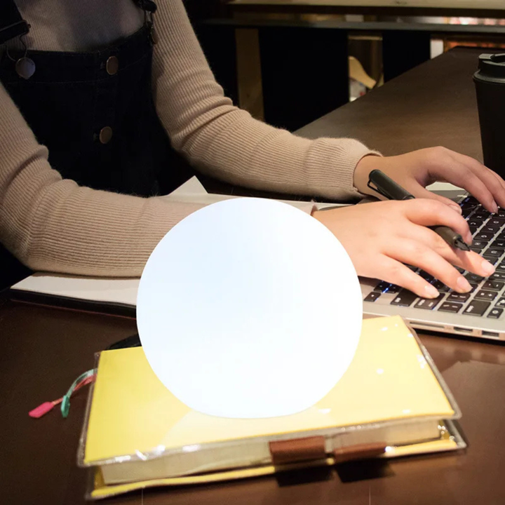 Lampe de table LED sans fil colorée avec télécommande