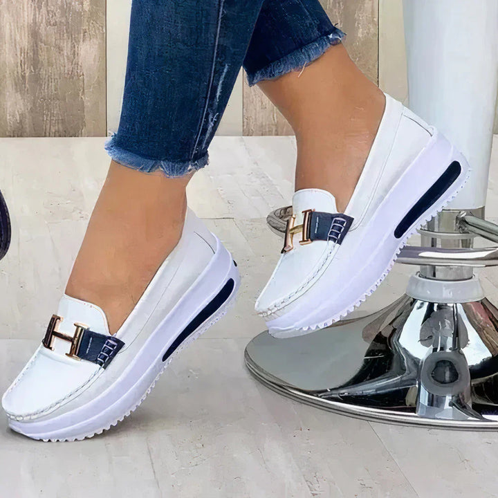 Chaussures Orthopédiques pour Femmes : Alliez Élégance et Confort au Quotidien