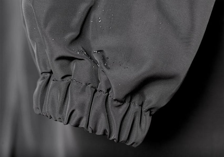 Trench-coat imperméable oversize pour femme : Élégance et protection pour la mi-saison