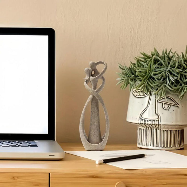 Sculpture abstraite de l'amour intemporel