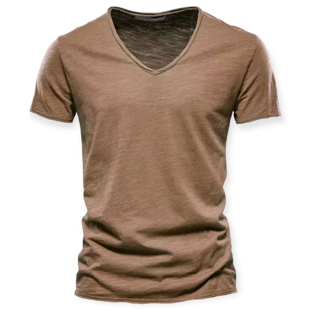 T-shirt pour Homme à Col en V : Élégance Décontractée et Confort au Quotidien