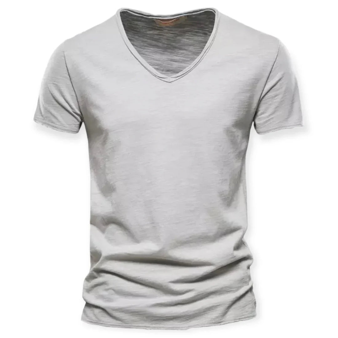 T-shirt pour Homme à Col en V : Élégance Décontractée et Confort au Quotidien